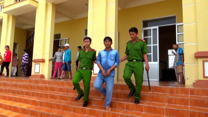 Chủ tọa đọc phần tuyên án bị cáo.
