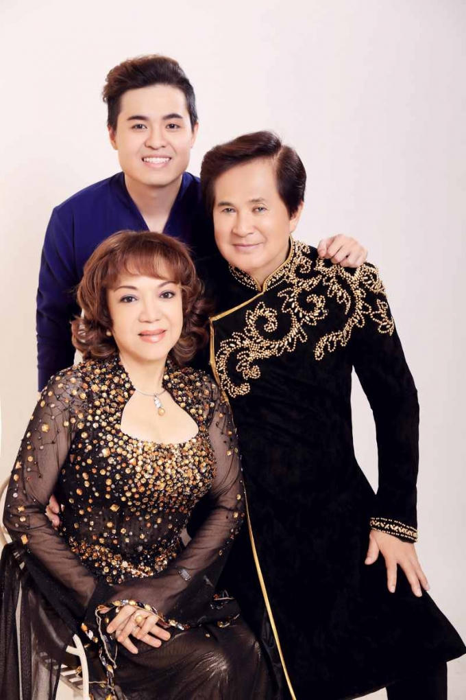 Hoài Anh Kiệt cùng cha mẹ.