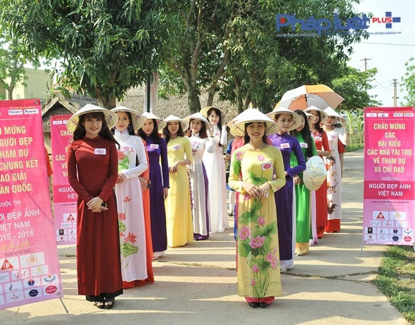 Top 15 Người đẹp Ảnh Việt Nam duy&ecirc;n d&aacute;ng trong t&agrave; &aacute;o d&agrave;i tại qu&ecirc; B&aacute;c