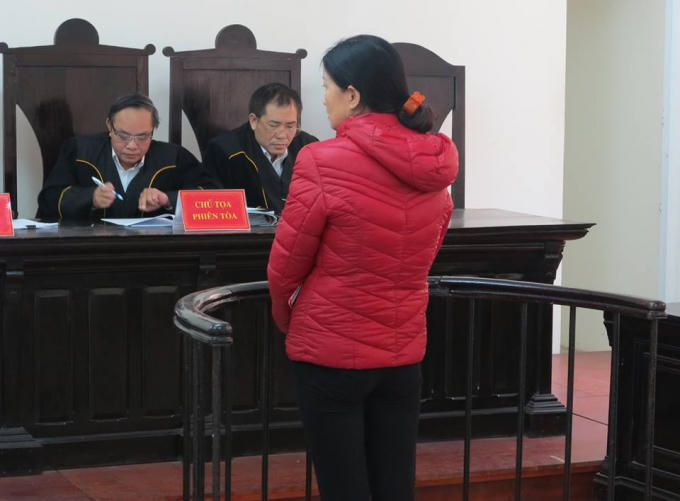 Bị cáo trước vành móng ngựa trong phiên xét xử phúc thẩm.