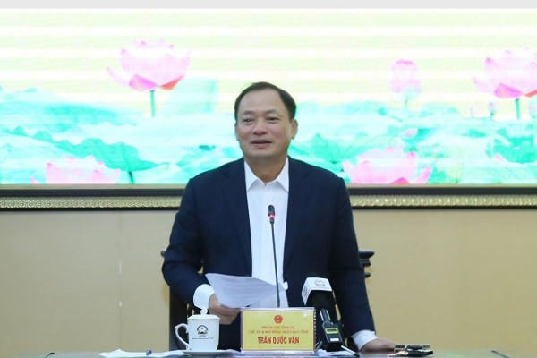 Ông Trần Quốc Văn, Phó Bí thư Tỉnh ủy, Chủ tịch HĐND tỉnh, Trưởng đoàn giám sát phát biểu.