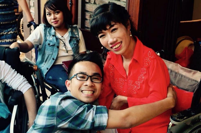 Những phụ nữ khuyết tật luôn khao khát được bình đẳng từ những điều giản dị nhất: Được làm đẹp như một phụ nữ bình thường.