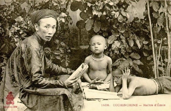 Theo Nho gi&aacute;o ng&agrave;y xưa, người thầy được k&iacute;nh trọng hơn cả cha mẹ.