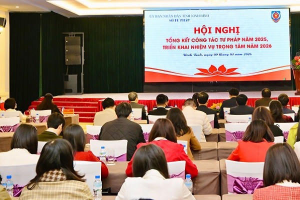 Quang cảnh hội nghị.