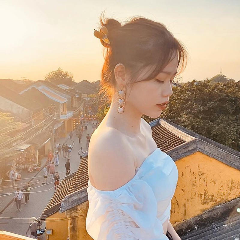 Huỳnh Anh là nàng Wag mới trong làng bóng đá Việt.