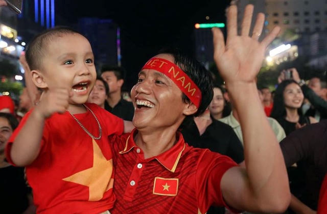 Đêm rực rỡ bởi chiến thắng của ĐT Việt Nam