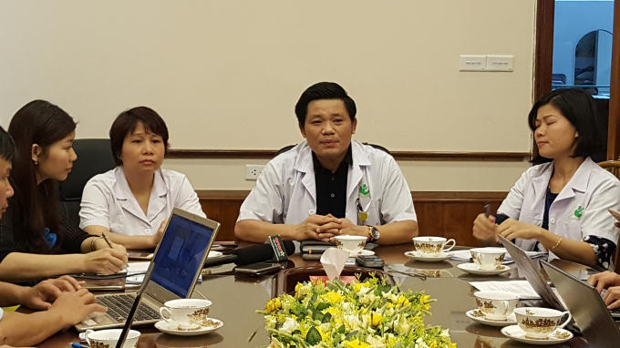 Ông Nguyễn Duy Ánh - Giám đốc Bệnh viện Phụ sản Hà Nội trong buổi họp báo chiều ngày 1/11/2017.
