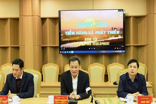 Bí thư Tỉnh ủy Hưng Yên, ông Nguyễn Hữu Nghĩa phát biểu tại buổi làm việc.
