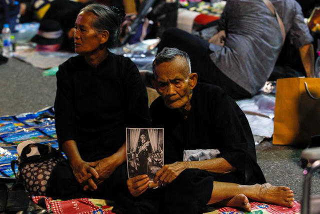 Sự ra đi của Quốc vương Bhumibol Adulyadej đã để lại niềm tiếc thương vô hạn trong lòng người dân Thái Lan vì từ lâu họ đã coi ông là “người cha thứ hai” trong gia đình, là biểu tượng cho sự đoàn kết của cả dân tộc và là tượng đài cho sự ổn định của đất nước.