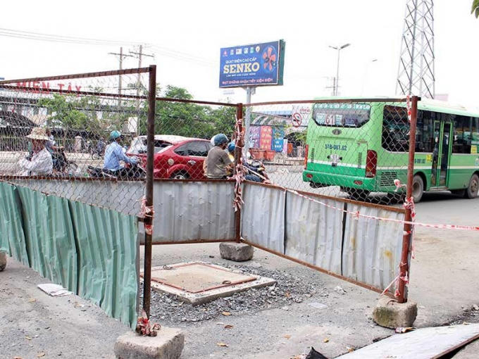 Hố ga sau khi được rào chắn và đậy kín.