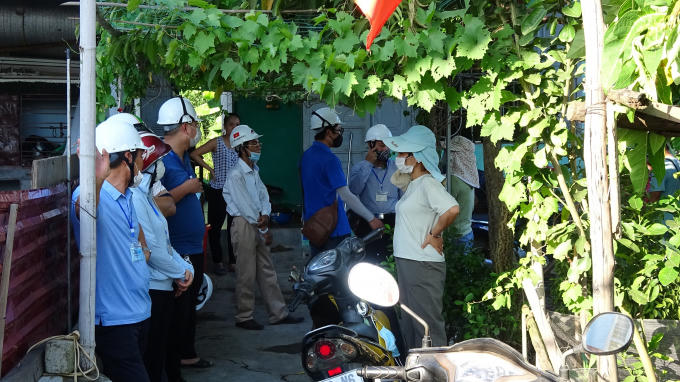 Lực lượng chức năng quận Hải An tiếp tục công tác vận động, tuyên truyền.