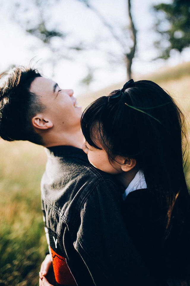 “Tụi mình chia tay rất nhiều lần, nhưng khi thiếu vắng thì rất nhớ, thế là lại làm lành, bởi dù thế nào thì cũng đã hứa với nhau bên cạnh cùng vượt qua mọi thử thách nên đến bây giờ cả hai vẫn yêu nhau như thế”, Đoan Trang cho biết thêm.