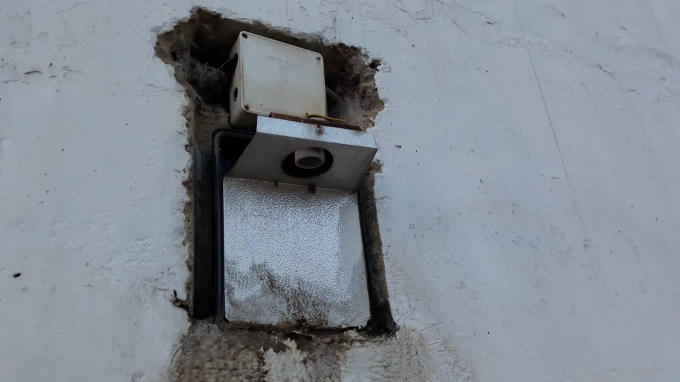 Hàng loạt hệ thống bóng điện, thiết bị chiếu sáng bị hư hỏng không được thay thế.