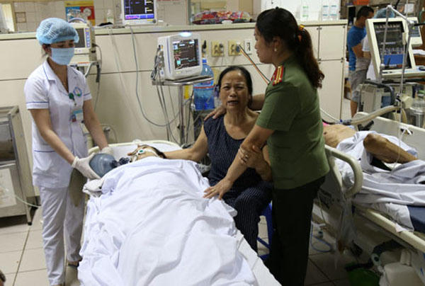 Bệnh nhân chạy thận bị tai biến được điều trị tại Bệnh viện Đa khoa tỉnh Hòa Bình. (Ảnh: Báo Hòa Bình)