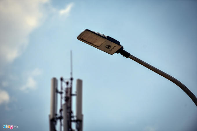 Hệ thống đèn chiếu sáng bóng LED hiện đại giúp tiết kiệm điện năng nhưng vẫn đảm bảo đủ độ chiếu sáng.