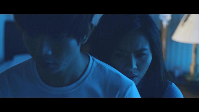 V&acirc;n Trang v&agrave; Tim h&ocirc;n nhau 5 tiếng khi quay phim kinh dị 'O&aacute;n'