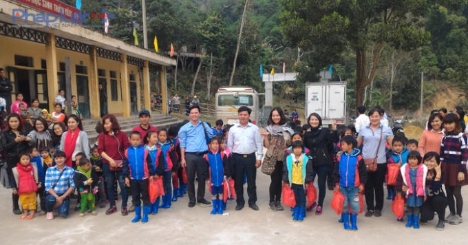 ....nhận lại niềm vui