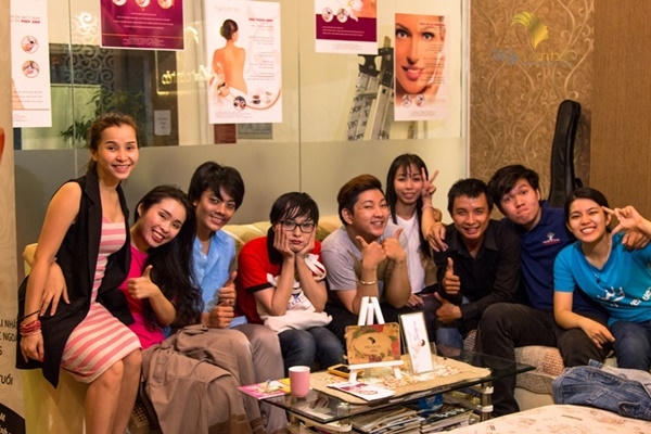 Ê kip nhóm Chuồn chuồn giấy.