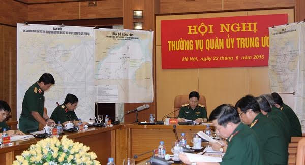 Thường vụ Quân ủy Trung ương họp với Bộ Tổng Tham mưu và các cơ quan chức năng chỉ đạo các biện pháp tìm kiếm, cứu nạn.