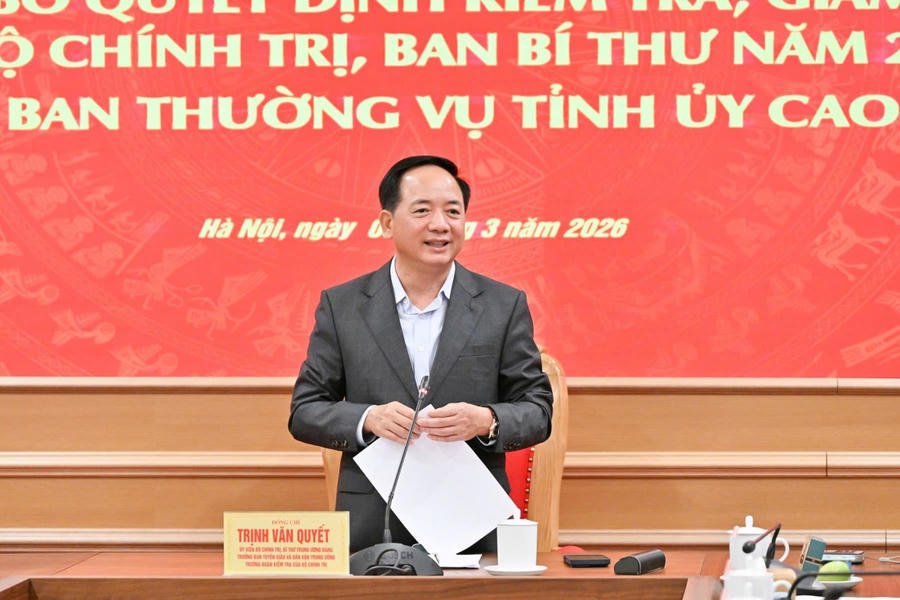 Ông Trịnh Văn Quyết, Ủy viên Bộ Chính trị, Bí thư Trung ương Đảng, Trưởng ban Tuyên giáo và Dân vận Trung ương – Trưởng đoàn kiểm tra, giám sát số 20 phát biểu kết luận tại hội nghị - Ảnh: VGP/Toàn Thắng.