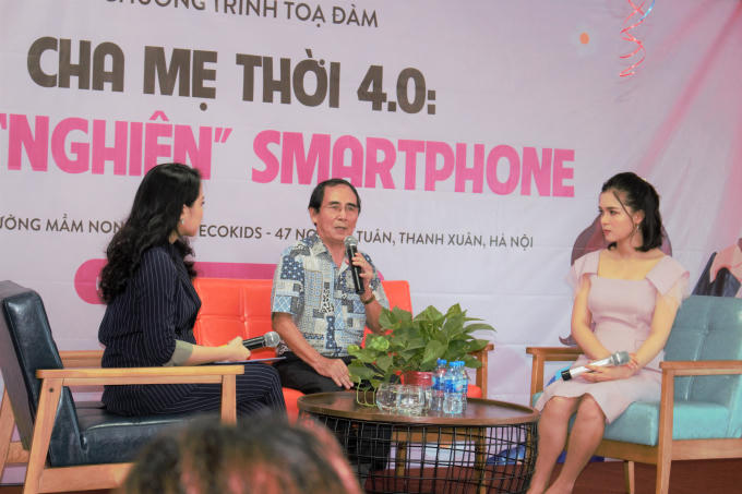 Các khách mời tham gia.
