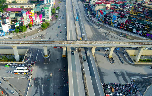 Toàn cảnh nút giao bề thế nhìn từ trên cao.