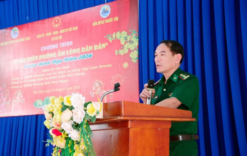 Đại tá Vũ Minh Tùng - Phó Chính ủy Ban Chỉ huy BĐBP tỉnh phát biểu tại chương trình