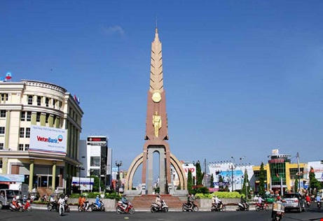 Khu vực nơi xe ô tô chở người Hàn Quốc va chạm với Phước. (Ảnh: báo Pháp luật TPHCM)