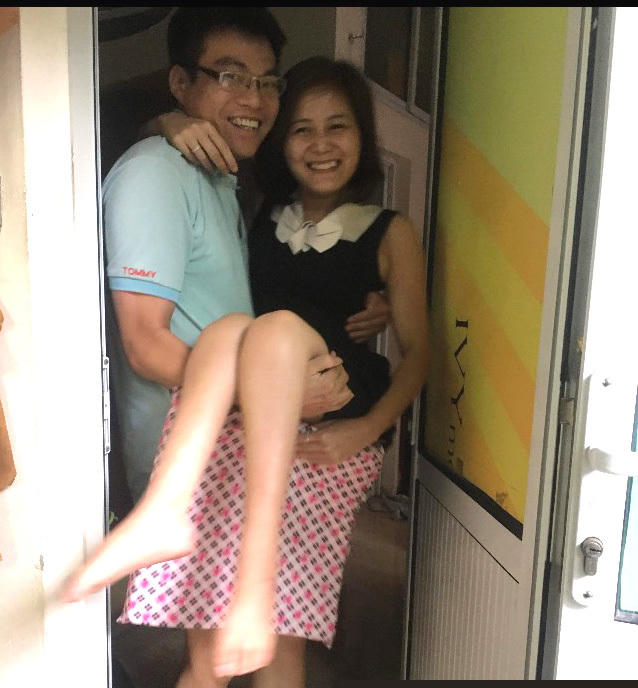 Thắm hạnh phúc với bạn trai đã gắn bó 4 năm. Ảnh: NVCC