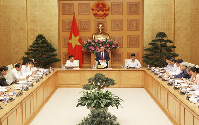 Phó Thủ tướng Vương Đình Huệ phát biểu chỉ đạo tại cuộc họp. Ảnh: Báo Nhân dân