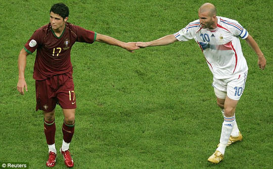 Ronaldo không thể giúp Bồ Đào Nha vượt qua tuyển Pháp ở World Cup 2006. Ảnh: Reuters