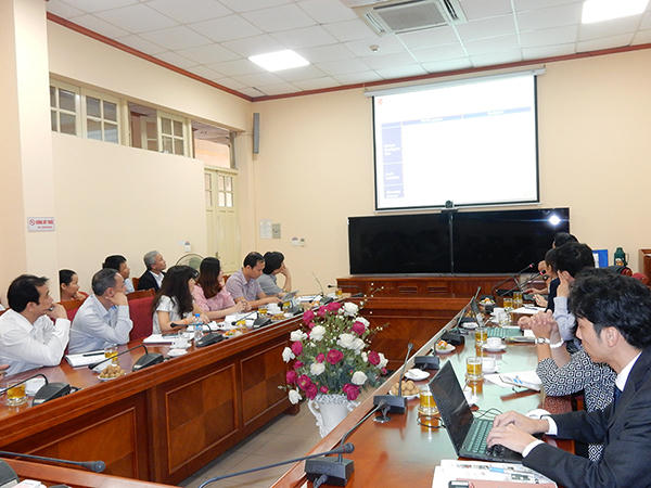 Đoàn công tác làm việc tại Trụ sở Tổng công ty Điện lực TP Hà Nội