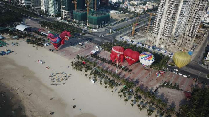 15 phi công đến từ các nước Thái Lan, Hàn Quốc,Nhật Bản, Hà Lan, Việt Nam tham gia biểu diễn.