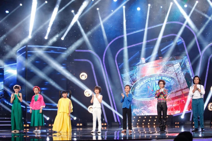 Vietnam Idol Kids 2016: Hồ Văn Cường vẫn lấy nước mắt người nghe dù gặp sự cố hụt hơi
