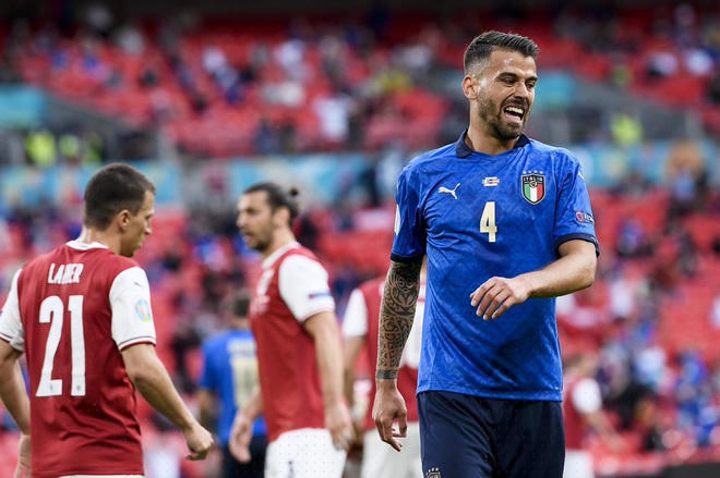 Leonardo Spinazzola xứng đáng là gương mặt nổi bật nhất của Italia trong trận đấu với Áo. Rất nhiều đường tấn công của Azzurri đã qua chân hậu vệ trái này. Trong trận đấu ấy, Leonardo Spinazzola đã tung ra 3 đường kiến tạo cơ hội nguy hiểm.