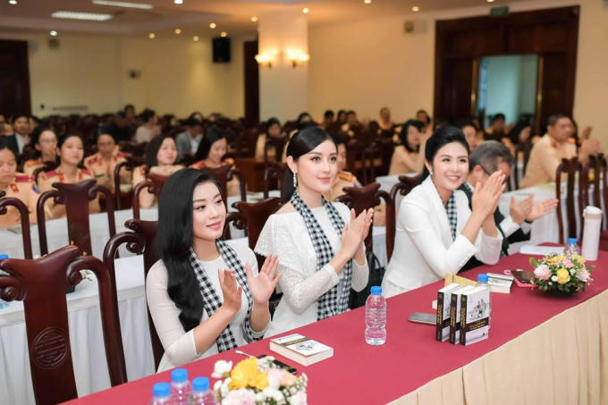 &Aacute; hậu Huyền My: &ldquo;Bật m&aacute;u ch&acirc;n, hỏng gi&agrave;y v&igrave; muốn l&agrave;m người mẫu&rdquo;