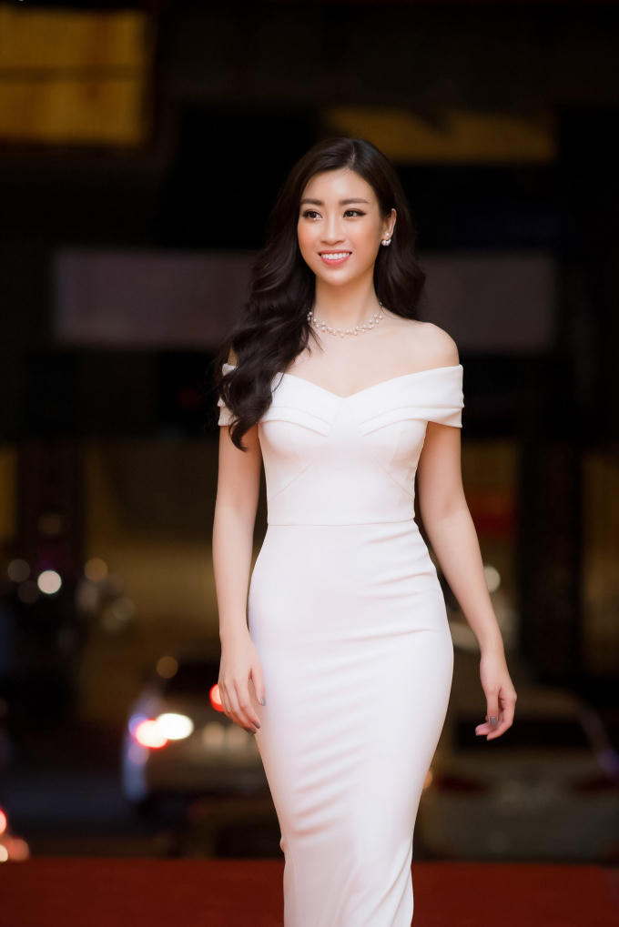 Nụ cười rạng rỡ cũng là một trong những “vũ khí” giúp hoa hậu Việt Nam tỏa sáng.