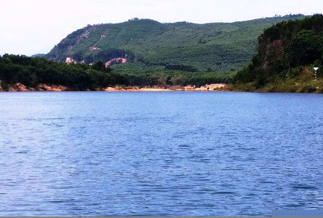 Sau sai phạm nghiêm trọng về khai thác cát sỏi trên sông Bồ, việc thực hiện khắc phục môi trường, khôi phục hiện trạng chưa được đơn vị liên quan thực hiện.