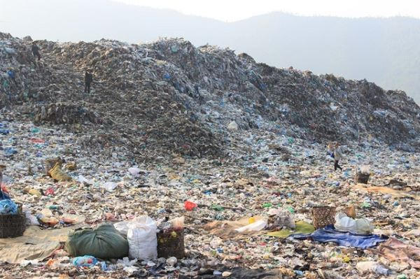 Việc di dời bãi rác Khánh Sơn chuyển qua năm 2022.