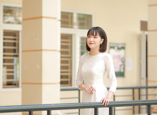 Hot girl trường Báo đẹp quyến rũ trong bộ ảnh chia tay tuổi sinh viên