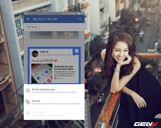 Khi đã chọn xong các bài viết mình cần, bạn chỉ việc nhấp vào 1 trong 3 biểu tượng nho nhỏ ở khung giữa phía dưới giao diện Facebook. Khi đó 2 trong 3 tùy chọn tương ứng với thiết lập bộ lọc của bạn sẽ xuất hiện. Như trong hình là các bài đăng có gắn thẻ với lựa chọn xóa thẻ hoặc ẩn khỏi dòng thời gian.