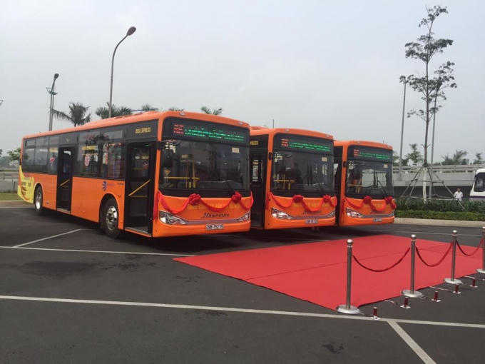 Dàn xe Daewoo BC212MA-D2 rộng thoáng đáp ứng nhu cầu của khách đi sân bay.