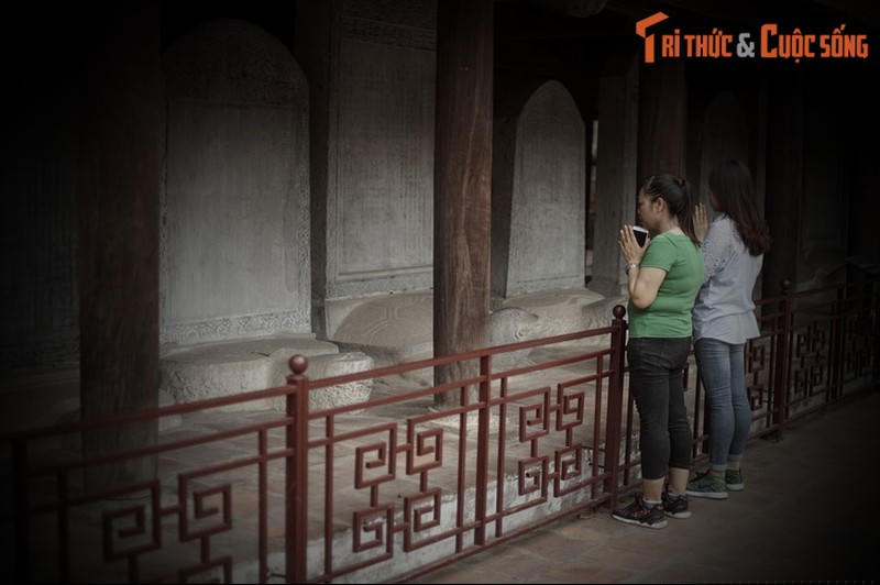 Việc bia đá các khoa thi Tiến sĩ triều Lê-Mạc được công nhận là Di sản tư liệu thế giới không chỉ là việc công nhận một di sản quý của dân tộc, mà còn góp phần quảng bá hình ảnh Việt Nam – một đất nước có nền văn hiến lâu đời – với bạn bè năm châu.