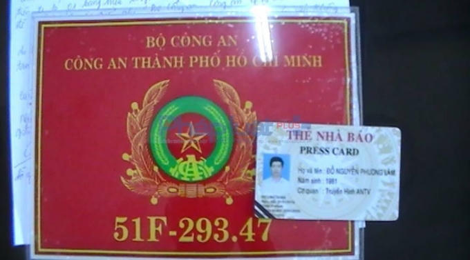 "Thẻ nhà báo".