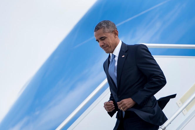 Ngày 15/11, Tổng thống Barack Obama đã đến sân bay quốc tế Elefthrios Venizelos, Hy Lạp - điểm dừng chân đầu tiên trong chuyến công du cuối cùng của ông. (Ảnh: Reuters)