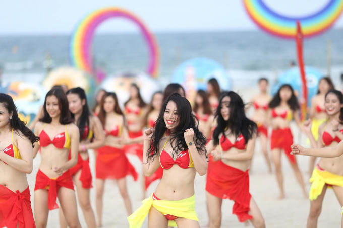 Vẻ đẹp siêu gợi cảm của các cô gái khiến cho các thiên thần Victoria's Secret cũng phải dè chừng