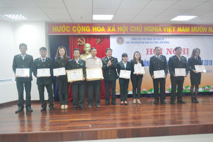 Cá nhân của các Chi cục THADS huyện có những sáng kiến trong thi hành án được biểu dương.