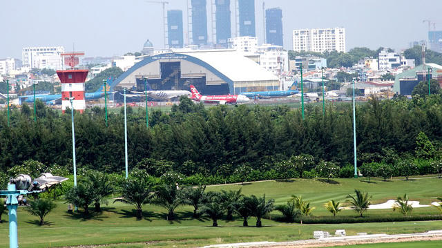 Việc mở rộng sân bay Tân Sơn Nhất trong nội đô TPHCM gây ô nhiễm môi trường sống của người dân