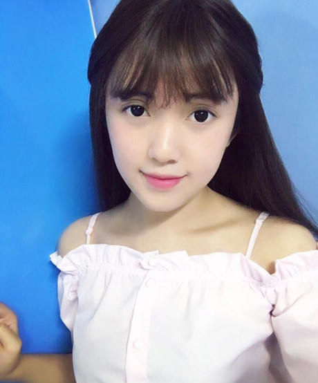 Chắc hẳn sẽ hiếm người nhận ra cô gái xinh như búp bê này từng là một chàng trai.