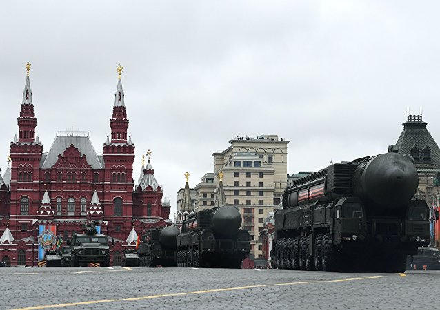 Tên lửa RS-24 Yars hiên ngang tiến vào Quảng trường Đỏ.